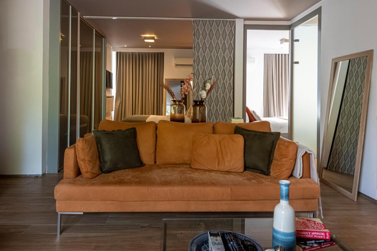 Phaedrus Living: Luxury Flat Vouliagmeni Atenas Exterior foto